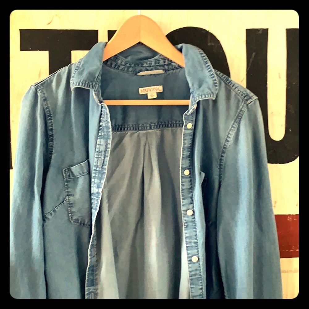 Women’s Merona Chambray button down shirt